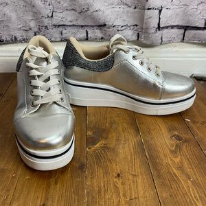 Perugia size 7.5 silver platform sneakers